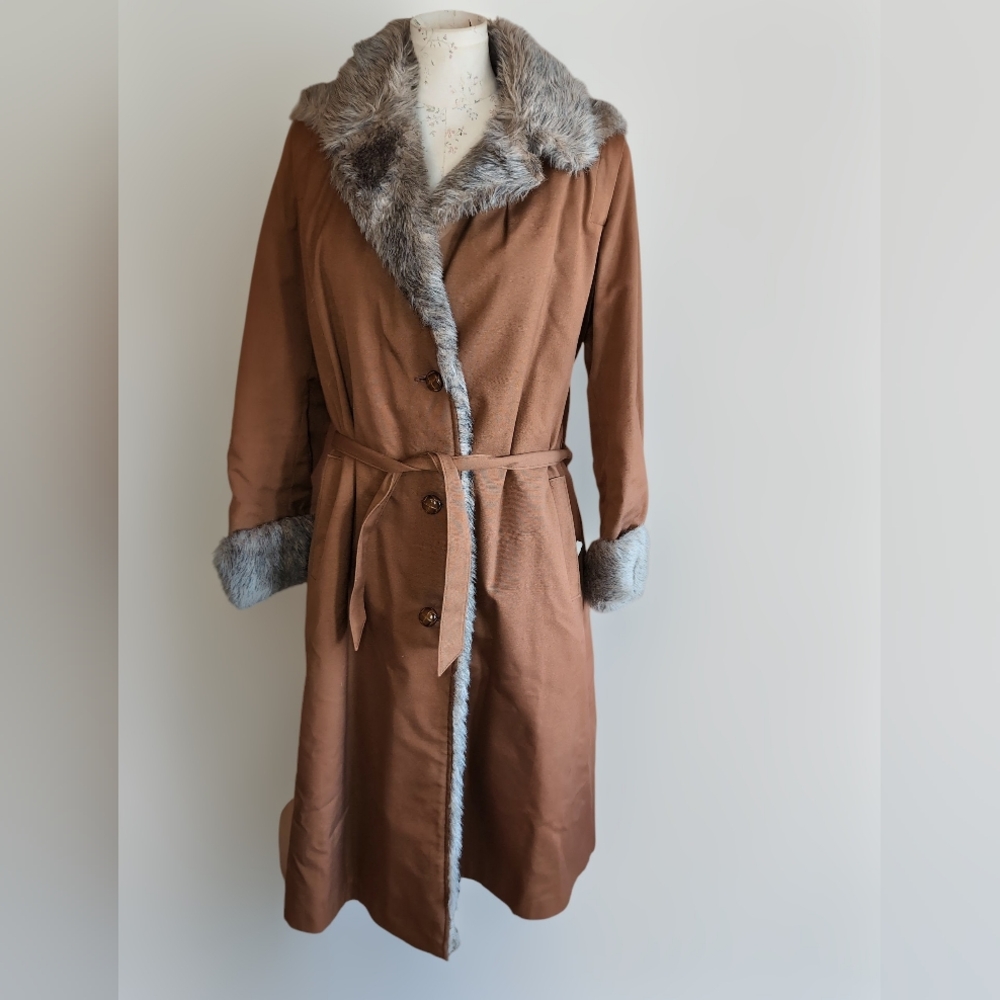 Vintage Bonders Made in USA  long Coat,Plush Faux Fur trim, Hood, Inside medium